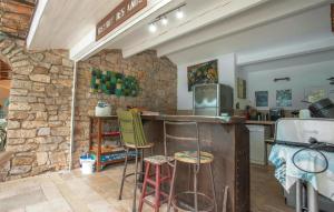 Maisons de vacances Stunning Home In Taradeau With Kitchen : photos des chambres