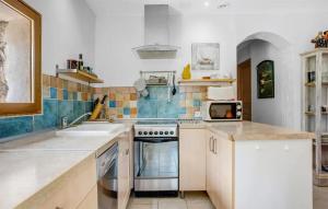 Maisons de vacances Stunning Home In Taradeau With Kitchen : photos des chambres