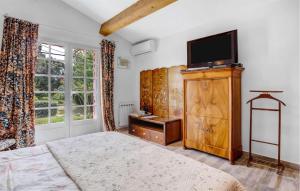 Maisons de vacances Stunning Home In Taradeau With Kitchen : photos des chambres