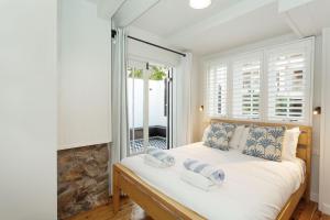 3Al Heart of Little Cove