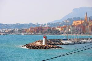 2 pièces plein Centre, Terrasse, Parking