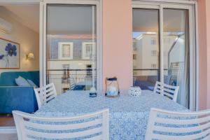 2 pièces plein Centre, Terrasse, Parking