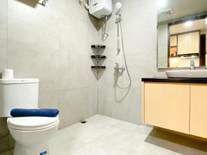 Comfort Stay and Homey 2BR Pollux Chadstone Apartment By Travelio