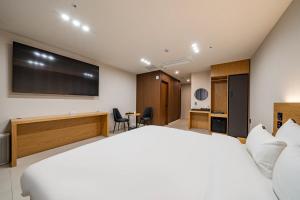 Mokpo Brown Dot Hotel Namak