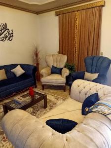 Big pyramid view house