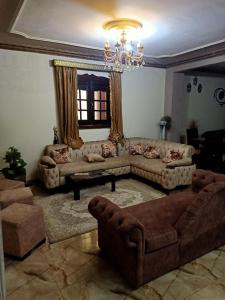 Big pyramid view house