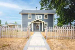 Peabody House - 1920s Cottage - Mount Pleasant
