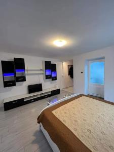 Apartament la curte