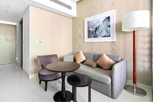 Vacay Lettings - Waterfront Studio with great Dubai Canal view