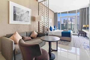 Vacay Lettings - Waterfront Studio with great Dubai Canal view