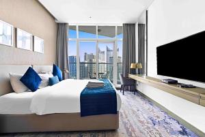 Vacay Lettings - Waterfront Studio with great Dubai Canal view