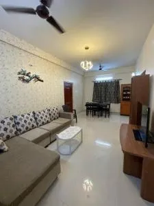 V4 Stay - Luxury 1 BHK AC Suite sleeps 5 guests - Pīlamedu