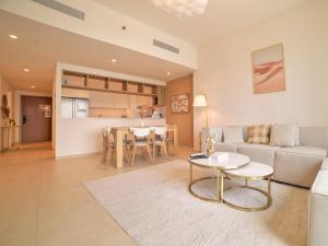 Burj Khalifa view Lux 3 bedroom by Tanami Holiday Homes