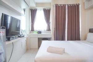 Good Deal and Cozy Stay Studio Room Tifolia Apartment By Travelio