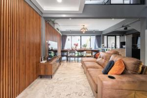 S21 Mellow Phromphong