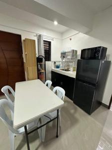 2BR Bangkal Entire Airconditioned Apartment, Sleeps 4