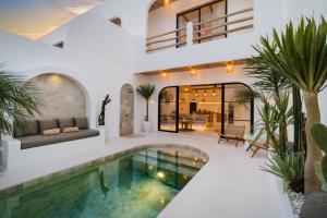 Villa Casa Gaia 5 by BaliSuperHost - 4hvězdičkové hotely ve městě Kerobokan