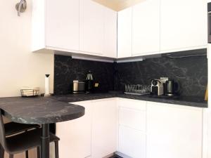 Rénové, grande terrasse, piscine, au calme absolu