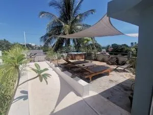 Modern apartment/3bedrooms/2bathrooms/rooftop/jacuzzi - Pointe aux Sable