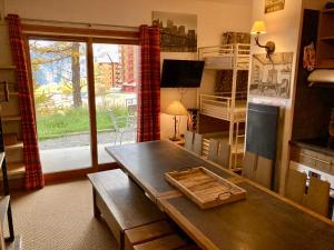 Appartements RisoulSki Antares - Piscine et Sauna : photos des chambres