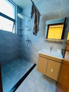 Cozy 3 Bedroom Apartment