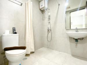 Modern Look Studio at Pollux Chadstone Apartment By Travelio