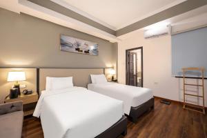 A25 Hotel - 12 Phố Huế
