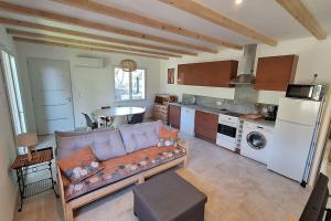 Maisons de vacances A l-ombre du chene Piscine & Spa Gites Eden en Cevennes a Anduze Gard : photos des chambres