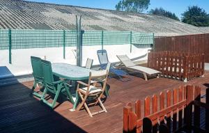 2 Bedroom Nice Home In Plonevez Porzay