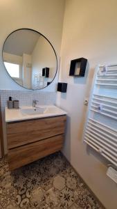 Maisons de vacances Sous le Grand Pin Piscine & Spa Gites Eden en Cevennes a Anduze Gard : photos des chambres