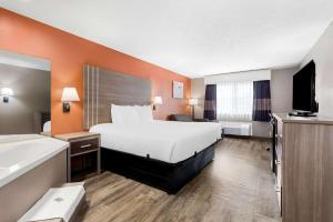 King Room with Spa Bath - Non-Smoking room in Best Western Gateway Inn