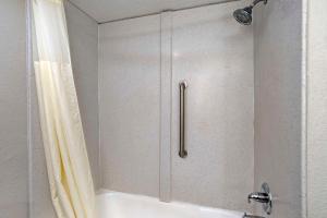 Queen Room with Two Queen Beds - Non-Smoking room in Best Western Canton Inn