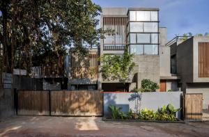 Lindsay Manor VaNa 4BHK Private Pool 1KM Beach