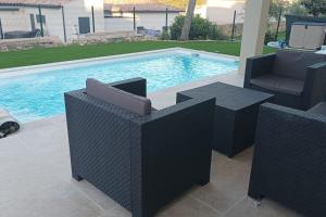 Villas Villa spacieuse avec piscine, secteur tres calme : photos des chambres