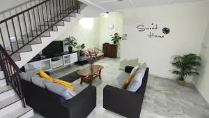 77 homestay 5Min to Leaning Tower - Kampong Banjar