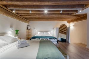 Charming Duplex Nest Newly Renovated