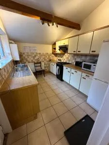 Large 6 Bedroom House In The Centre with lots of of road parking - Sibsey