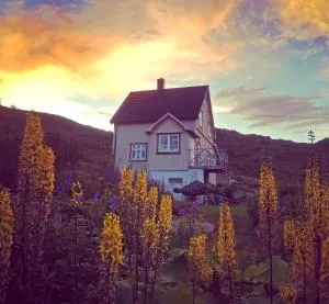 Holiday home by Ryten - Hovdan