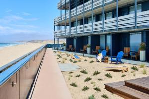 King Room with Ocean View room in Monterey Tides