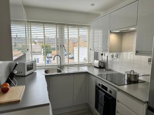 Russell Street- Studio Apartment