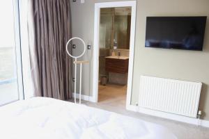 The Bourne, Westbourne