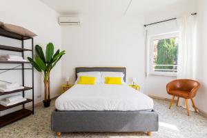 Luminous Family Apt with Balcony by St Peter