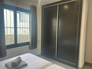 Stunning 2 bedroom seafront apartment