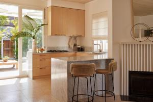 Slow Summer, Tamarama IH