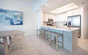 Phoenix Gulf Towers 1506 condo