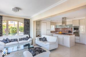 Villa Amar by Abahana Villas