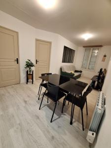 Appartements Joli T2 renove bord plan d-eau : photos des chambres