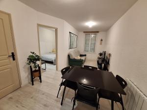 Appartements Joli T2 renove bord plan d-eau : photos des chambres