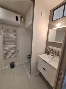 Appartements Joli T2 renove bord plan d-eau : photos des chambres