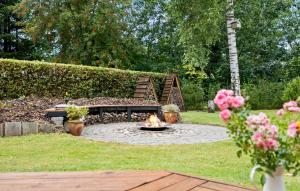 2 Bedroom Cozy Home In Højslev